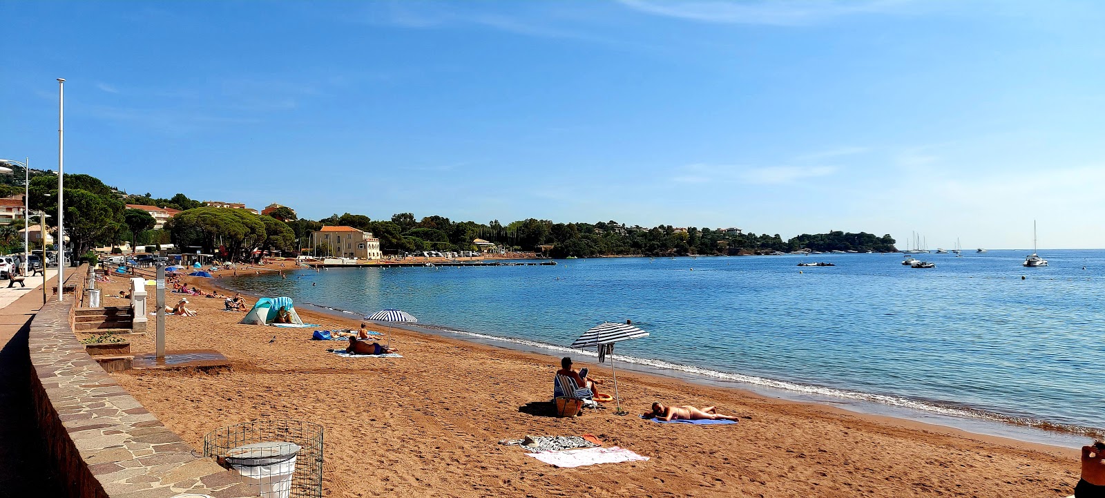 Foto di Spiaggia di Agay con spiaggia spaziosa