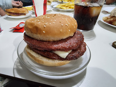 Burger Deluxe Av. Andalucia, 89, 21630 Beas, Huelva, España
