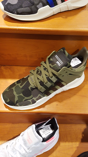 Sportswear Store «Champs Sports», reviews and photos, 90-15 Queens Blvd, Elmhurst, NY 11373, USA