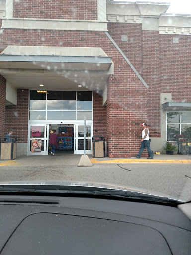 Grocery Store «Kroger», reviews and photos, 108 W Highland Rd, Howell, MI 48843, USA