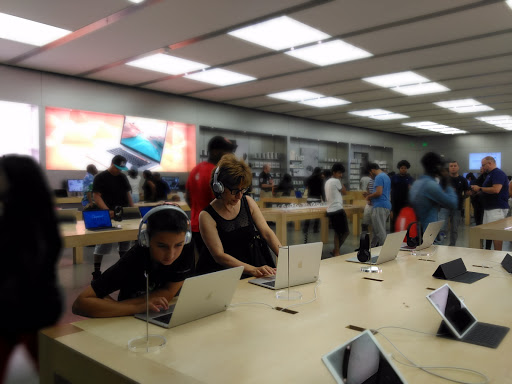 Computer Store «Apple Towson Town Center», reviews and photos, 825 Dulaney Valley Rd, Towson, MD 21204, USA