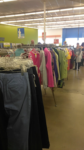 Thrift Store «35th Ave & Peoria Goodwill Retail Store, Donation Center & Career Center», reviews and photos