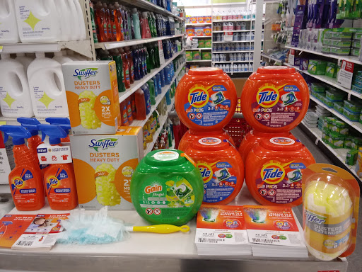 Shopping Mall «The Brickyard», reviews and photos, 2600 N Narragansett Ave, Chicago, IL 60639, USA