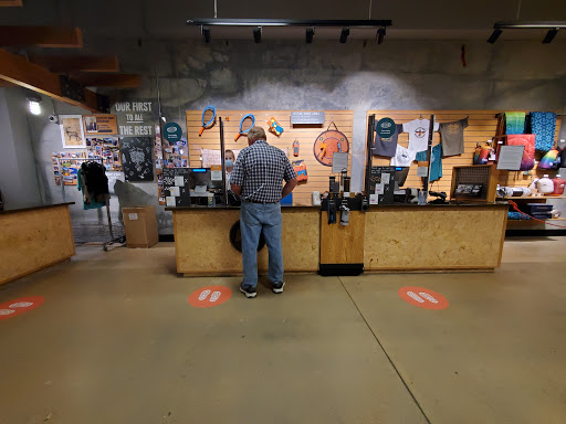 Camping Store «REI», reviews and photos, 1703 S Brentwood Blvd, Brentwood, MO 63144, USA