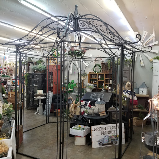 Antique Store «Merchant Square», reviews and photos, 1509 N Arizona Ave, Chandler, AZ 85225, USA