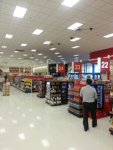 Department Store «Target», reviews and photos, 3885 E Main St, St Charles, IL 60174, USA