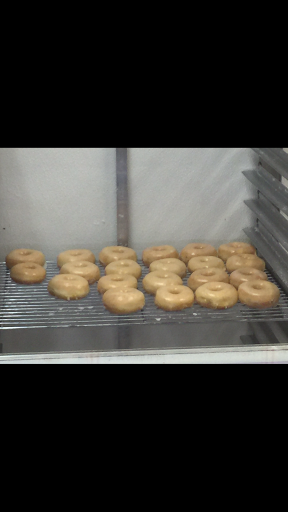 Donut Shop «Ferguson Donut Shop», reviews and photos, 8537 Ferguson Rd, Dallas, TX 75228, USA