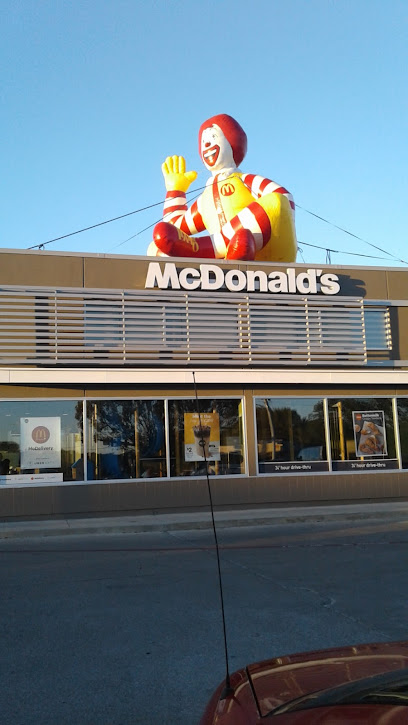 McDonald,s - 5641 E Belknap St, Haltom City, TX 76117