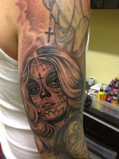 Tattoo Shop «Calaveras Tattoo Studio», reviews and photos, 1510 S Fort Hood St, Killeen, TX 76542, USA
