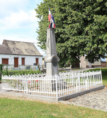Monument aux morts de Laigny à Laigny