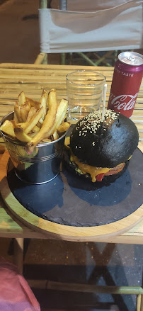 Plats et boissons du Restaurant de hamburgers Black Burger à Lyon - n°15