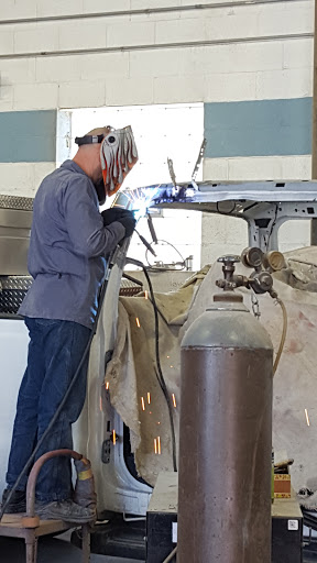 Auto Body Shop «Huntley Collision Center», reviews and photos, 11914 Main St, Huntley, IL 60142, USA