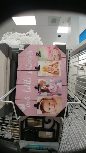 Clothing Store «Ross Dress for Less», reviews and photos, 21605 Village Lakes Shopping Center Dr, Land O Lakes, FL 34639, USA