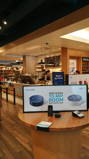 Electronics Store «Amazon Books», reviews and photos, 246 Legacy Pl, Dedham, MA 02026, USA