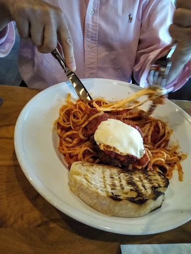 Hotel «Embassy Suites by Hilton Saratoga Springs», reviews and photos, 86 Congress St, Saratoga Springs, NY 12866, USA