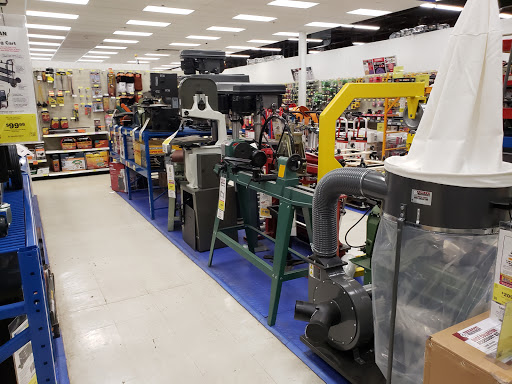 Hardware Store «Harbor Freight Tools», reviews and photos, 668 N. Riverside, Clarksville, TN 37040, USA
