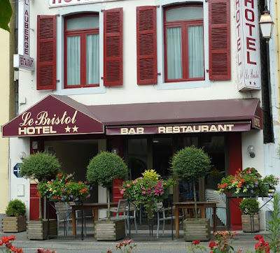 Hôtel Restaurant Le Bristol Oloron Sainte Marie à Oloron-Sainte-Marie