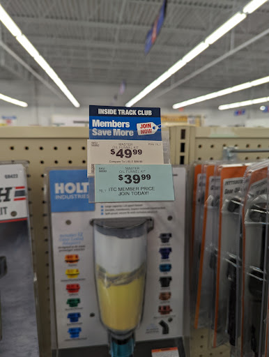 Hardware Store «Harbor Freight Tools», reviews and photos, 45150 Utica Park Blvd, Utica, MI 48315, USA