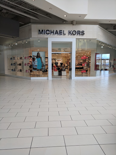 Fashion Accessories Store «Michael Kors», reviews and photos, 1101 Outlet Collection Way #1010, Auburn, WA 98001, USA