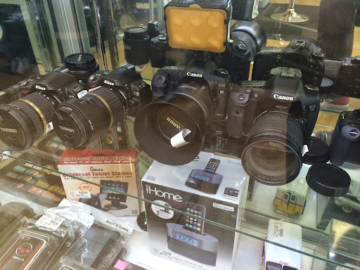 Pawn Shop «GC Pawn #6 - Gold N Connection», reviews and photos, 1472 N State Road-7, Lauderhill, FL 33313, USA