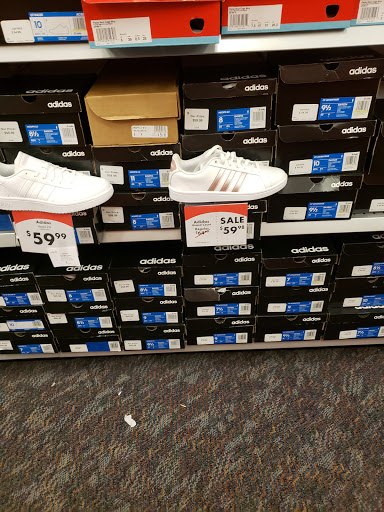 Shoe Store «Shoe Carnival», reviews and photos, 466 Pinnacle Pkwy, Bristol, TN 37620, USA