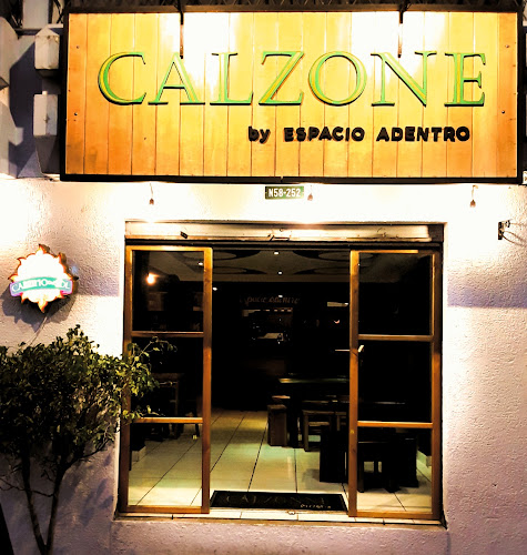Pizzería Calzonne - Quito