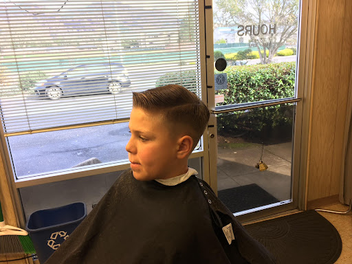 Barber Shop «Oakmont Barber Shop», reviews and photos, 6532 Oakmont Dr, Santa Rosa, CA 95409, USA