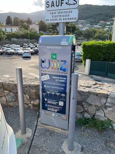Borne de recharge de véhicules électriques Réseau Wiiiz Charging Station Tourrettes-sur-Loup