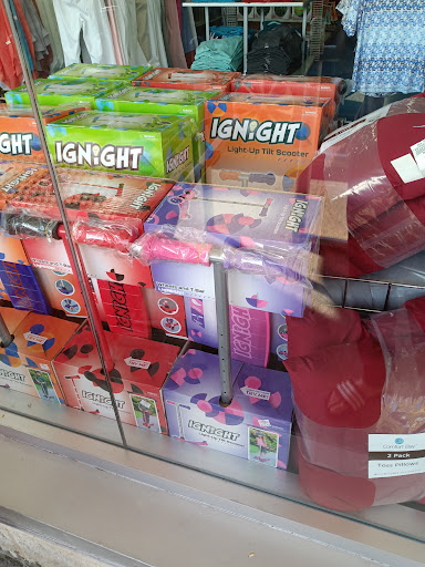 Department Store «Lot-less Closeouts», reviews and photos, 3155 Amboy Rd, Staten Island, NY 10306, USA