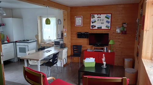 Agence de location de bungalows La Petite Maison Gite Semur-en-Brionnais