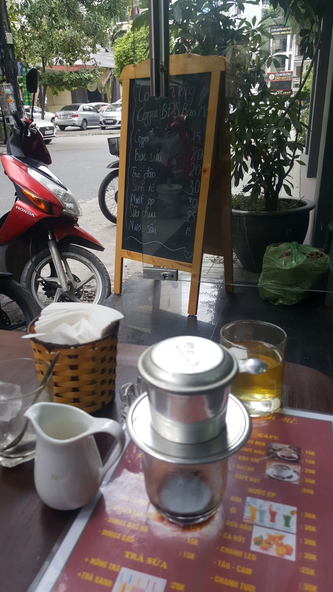 Cafe Ban Mê