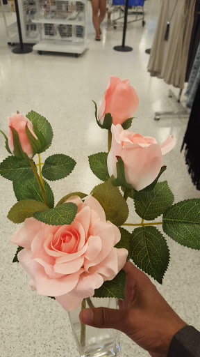 Clothing Store «Ross Dress for Less», reviews and photos, 3900 Klose Way, Richmond, CA 94806, USA