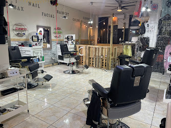 Golden barbershop and salon /Tattoos