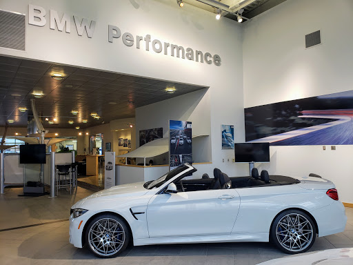 BMW Dealer «BMW of Milwaukee North», reviews and photos, 5990 N Green Bay Ave, Glendale, WI 53209, USA
