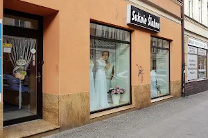Aneta Salon Sukien Ślubnych image