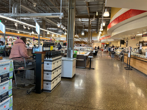 Grocery Store «Whole Foods Market», reviews and photos, 1555 W Lane Ave, Upper Arlington, OH 43221, USA