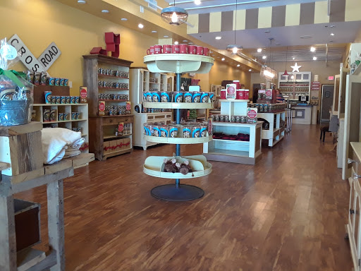 Shopping Mall «Miracle Mile Shopping Center», reviews and photos, Minnesota 100, St Louis Park, MN 55416, USA