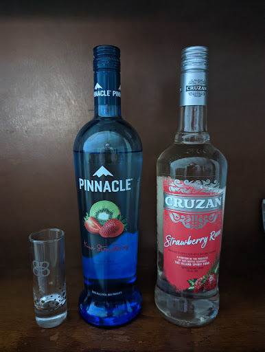 Liquor Store «Lancaster Liquor», reviews and photos, 698 Lancaster Dr NE # A, Salem, OR 97301, USA