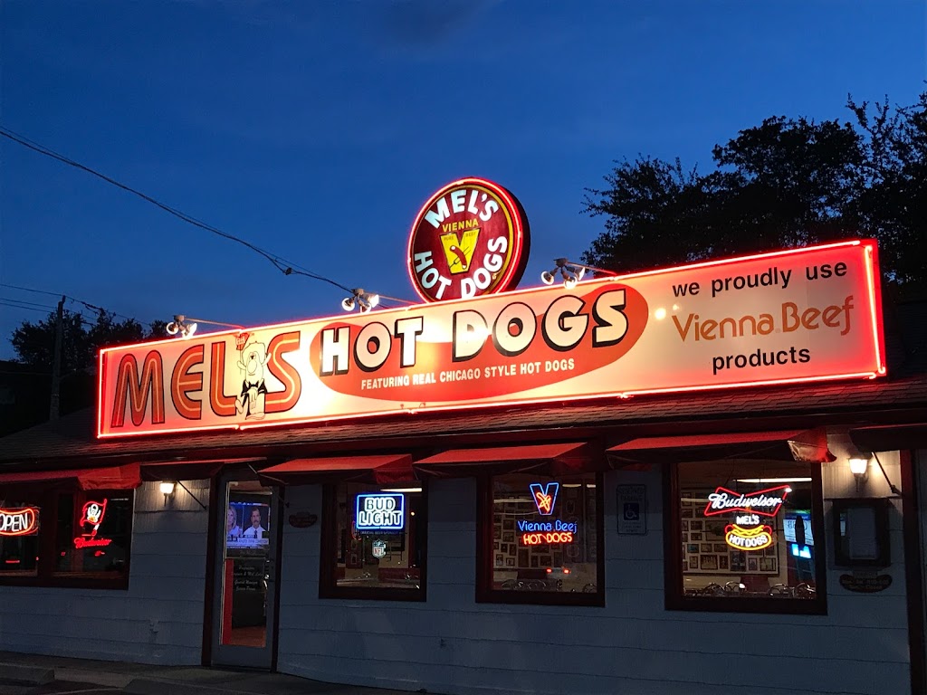 Mel's Hot Dogs 33617