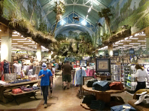 Sporting Goods Store «Bass Pro Shops», reviews and photos, 10501 Palm River Rd, Tampa, FL 33619, USA
