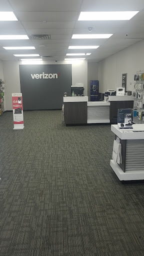 Cell Phone Store «GoWireless Verizon Authorized Retailer», reviews and photos, 301 Center St #12, Chardon, OH 44024, USA