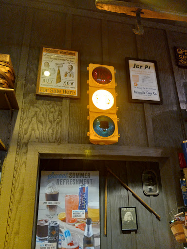 American Restaurant «Cracker Barrel Old Country Store», reviews and photos, 1005 Candleview Lane, Crawfordsville, IN 47933, USA