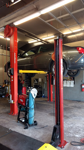 Auto Repair Shop «Meineke Car Care Center», reviews and photos, 1512 Kirkwood Hwy, Wilmington, DE 19805, USA