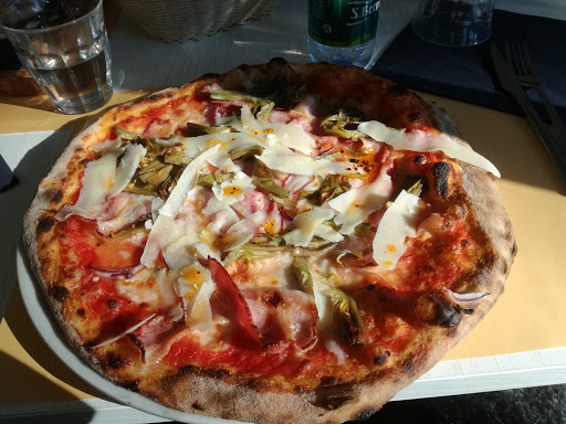 Nom Nom Pizza and Burger House - Moncalieri in Moncalieri, Città Metropolitana di Torino