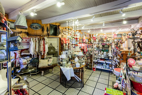 Magasin d'ameublement et de décoration Les Folies De Margot Besse-et-Saint-Anastaise