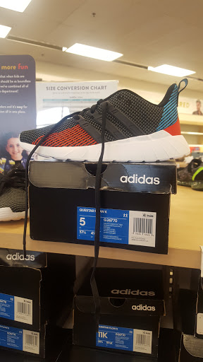 Shoe Store «Famous Footwear», reviews and photos, 2937 Taylor Rd Ext, Reynoldsburg, OH 43068, USA