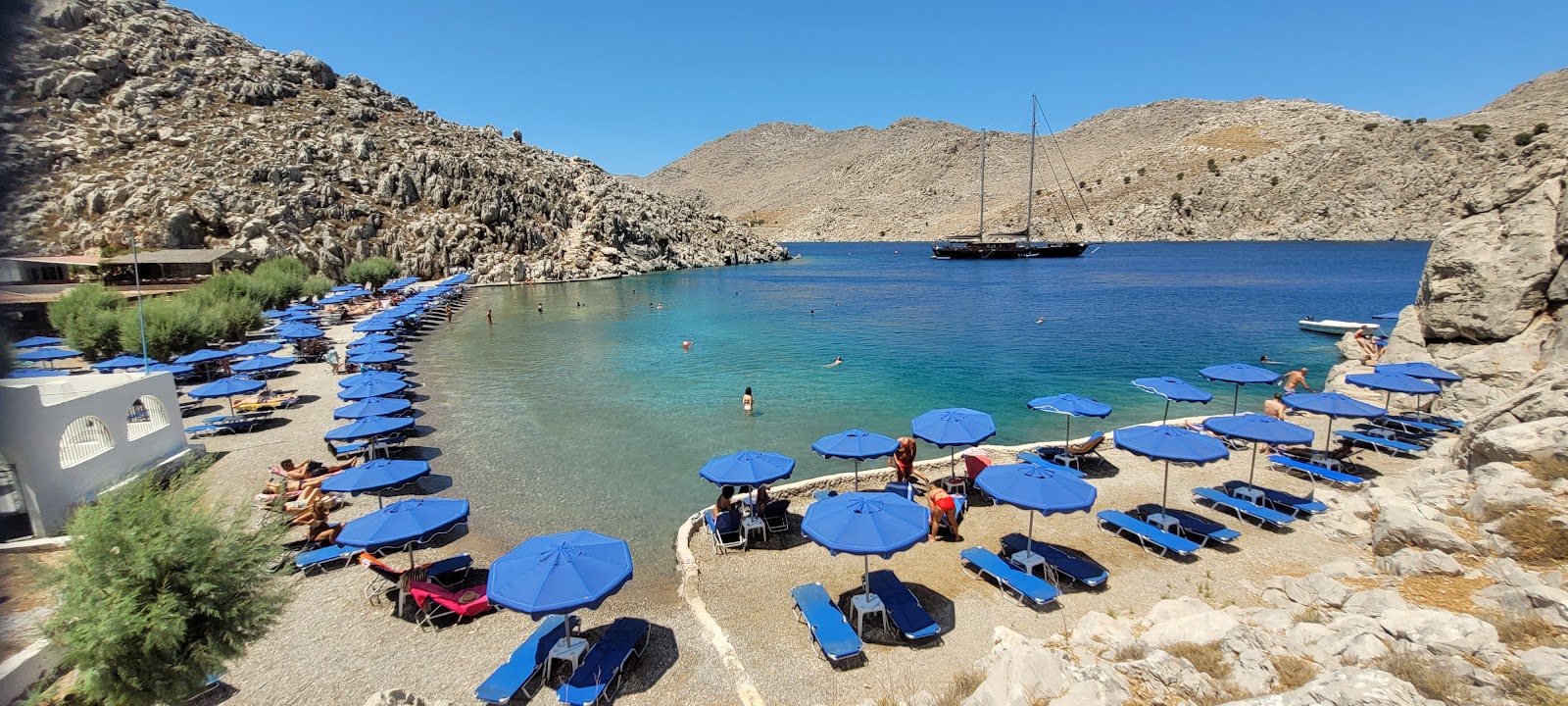 Foto von Saint Nicholas Beach mit kleine, graue kiesel Oberfläche