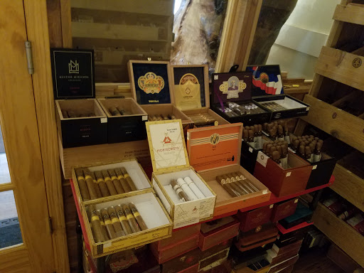 Tobacco Shop «Stogies Cigars and Lounge», reviews and photos, 55 E Olentangy St, Powell, OH 43065, USA
