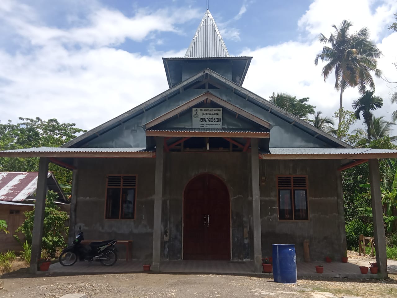 Gereja Amin Jemaat Luaha Gido Sebua Ii Photo