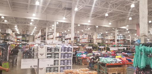 Warehouse store «Costco Wholesale», reviews and photos, 21800 Victory Blvd, Woodland Hills, CA 91367, USA